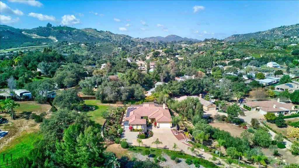 https://cdn.realtyfeed.com/cdn/127/306645718/32e70464645edd16c397d40e497f1243.webp