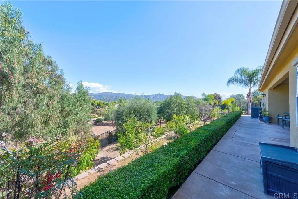 https://cdn.realtyfeed.com/cdn/127/306645718/c8e3804a9876a7bd3be493b506b7d0ac.webp