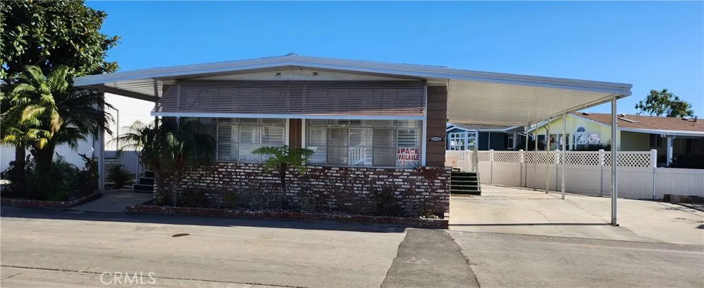 16462 Poipu Lane, Huntington Beach, CA 92649 - Photo 2 of 17, Huntington Beach, CA