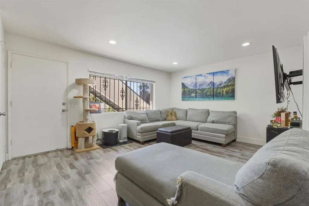 Photo #2: PTP2601255 Listing: Photo #2