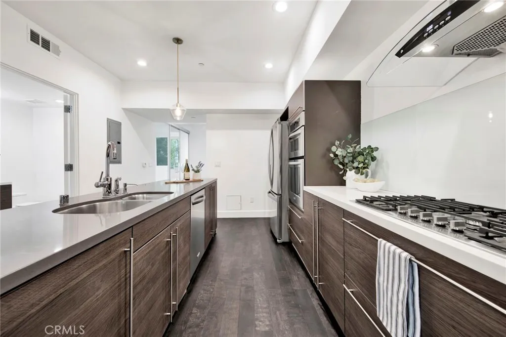 1250 N Harper Unit 303, West Hollywood, CA 90046 - Photo 4 of 23, West Hollywood, CA