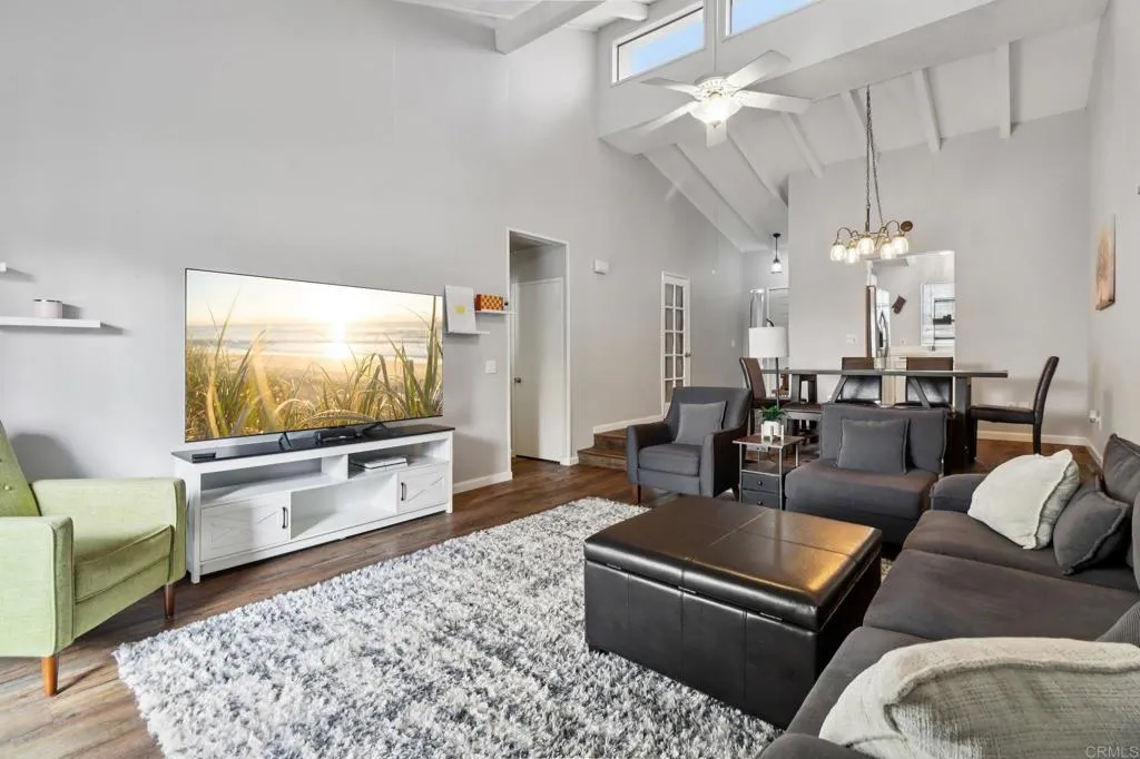 https://cdn.realtyfeed.com/cdn/127/306645824/c2c6f5d6f5332d89afe6be5996a6c585.webp