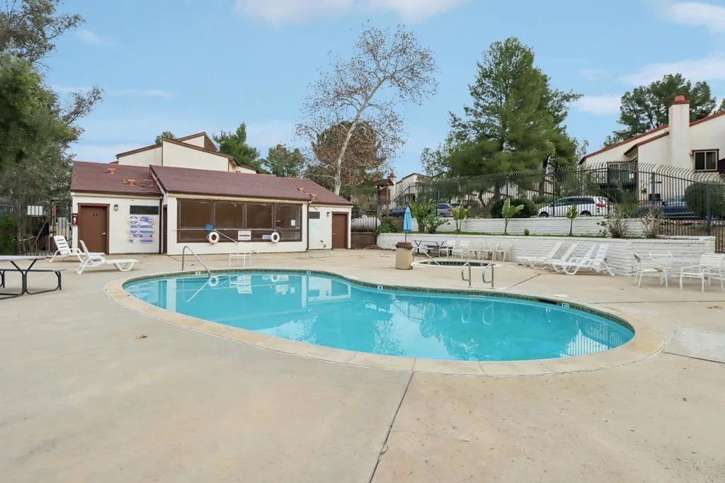 https://cdn.realtyfeed.com/cdn/127/306645824/d42374a1bc582878afaf302094a6bf28.webp