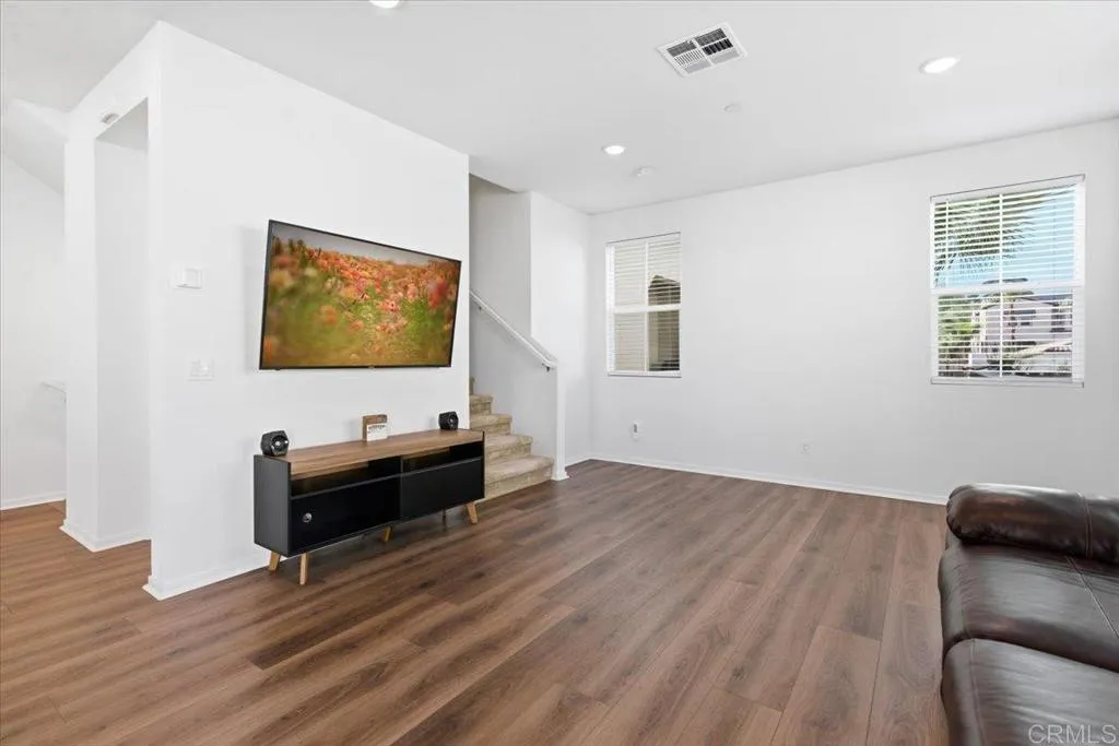 Photo #8: PTP2601260 Listing: Photo #8