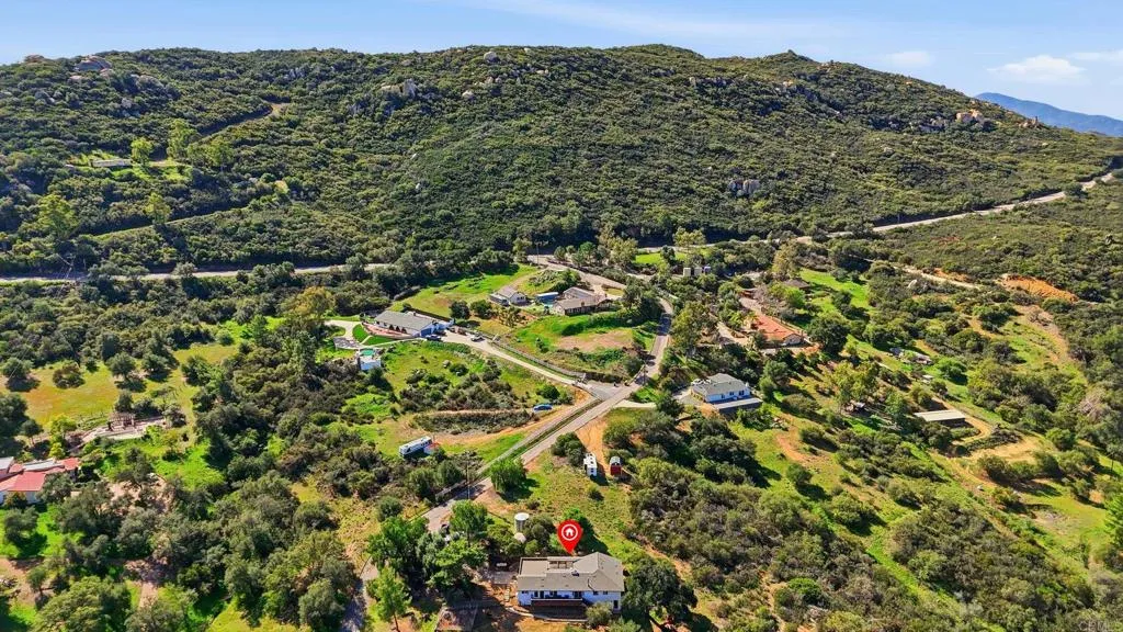 https://cdn.realtyfeed.com/cdn/127/306645904/010bf2be77da8887c26a06538deb4481.webp
