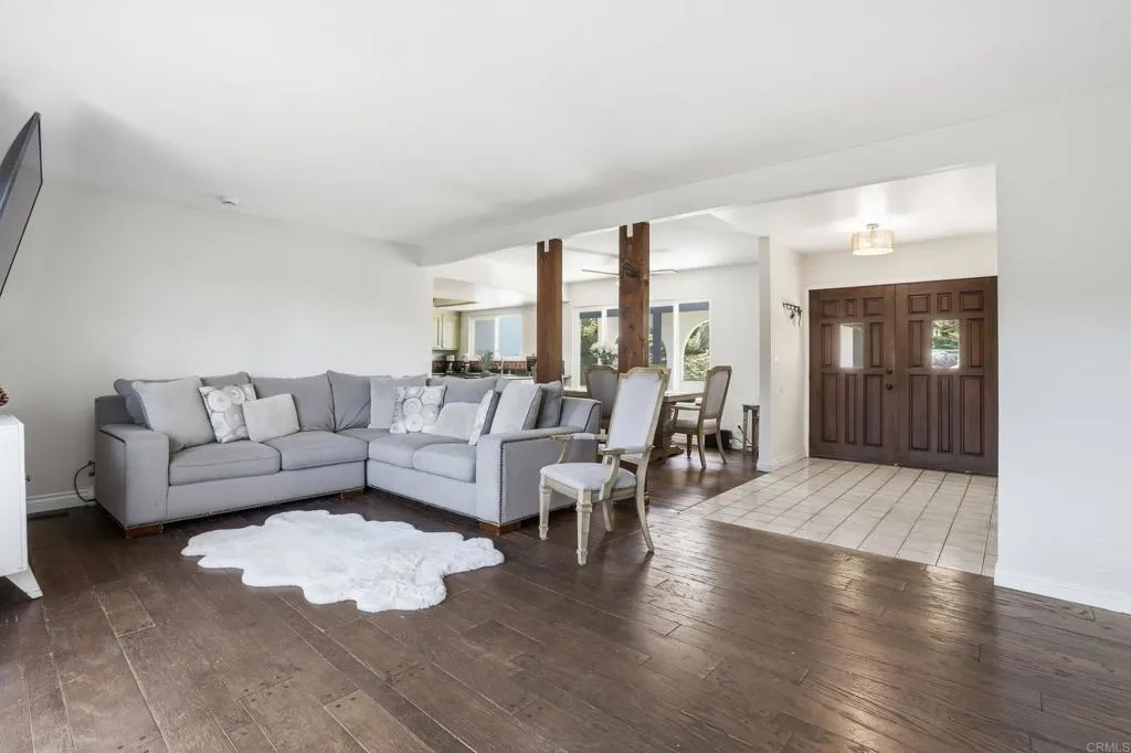 https://cdn.realtyfeed.com/cdn/127/306645904/594ab3aceea37eda3e37f84a25ec3af2.webp