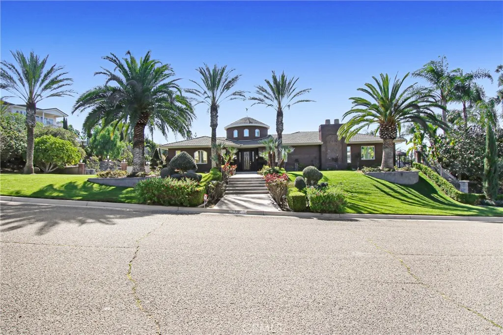 6897 Chartwell Drive, Riverside, CA 92506 - Main photo, Riverside, CA