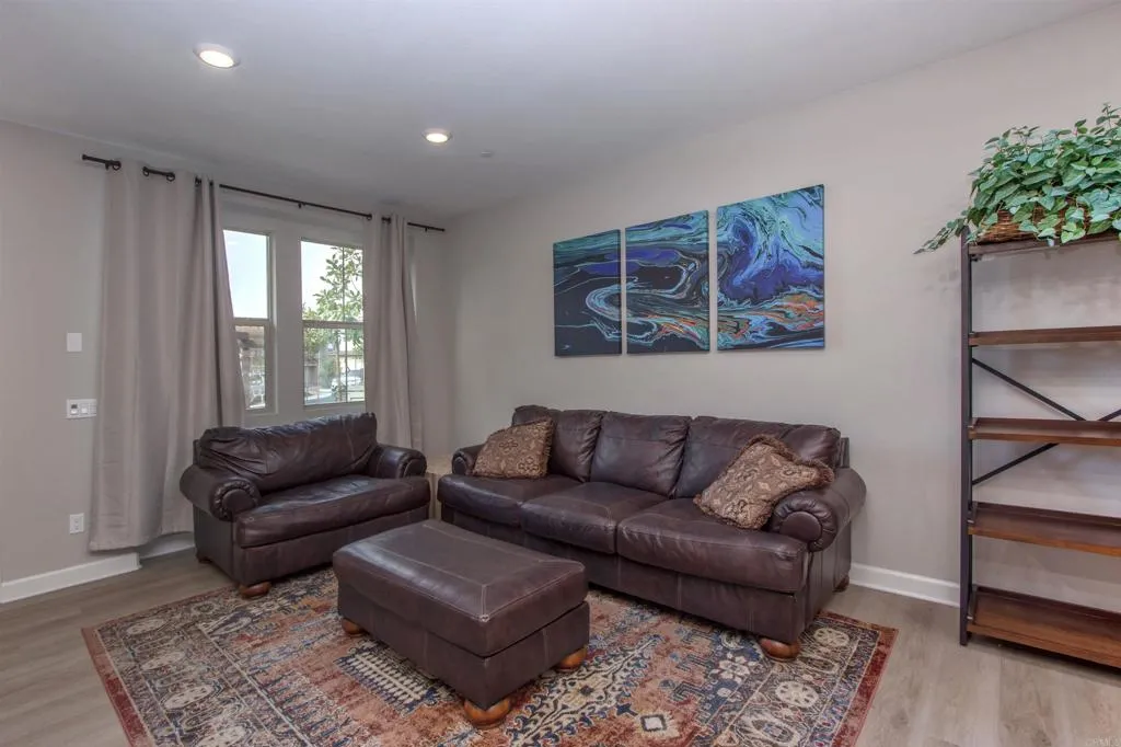 1089 Delpy View Point, Vista, CA, 92084