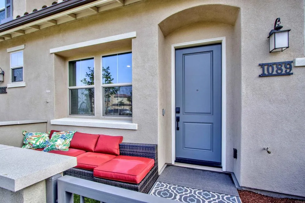 1089 Delpy View Point, Vista, CA, 92084