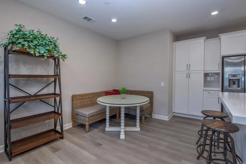 1089 Delpy View Point, Vista, CA, 92084