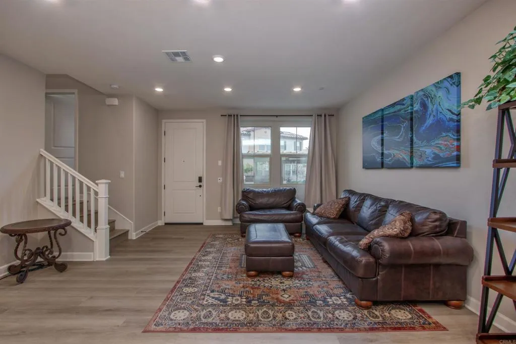 1089 Delpy View Point, Vista, CA, 92084