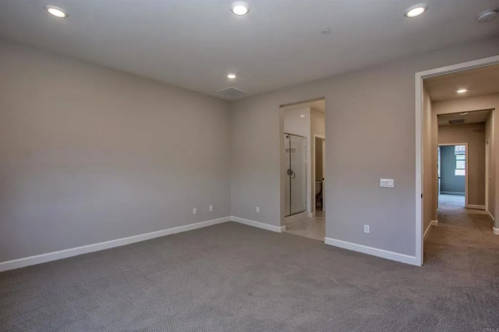 1089 Delpy View Point, Vista, CA, 92084