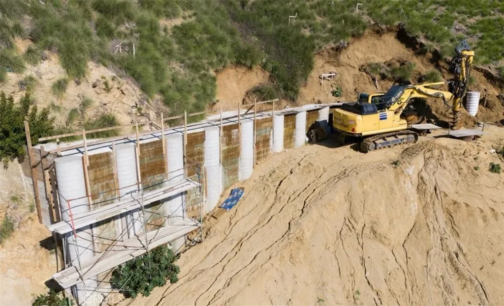 2004 Sunset Plaza Drive, Hollywood Hills, CA 90026 - Photo 3 of 5, Hollywood Hills, CA