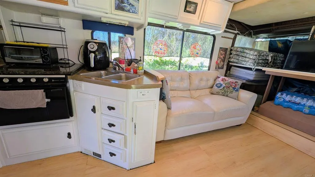 https://cdn.realtyfeed.com/cdn/127/306646019/e8843df79fbd86bf02659de1afe92e74.webp