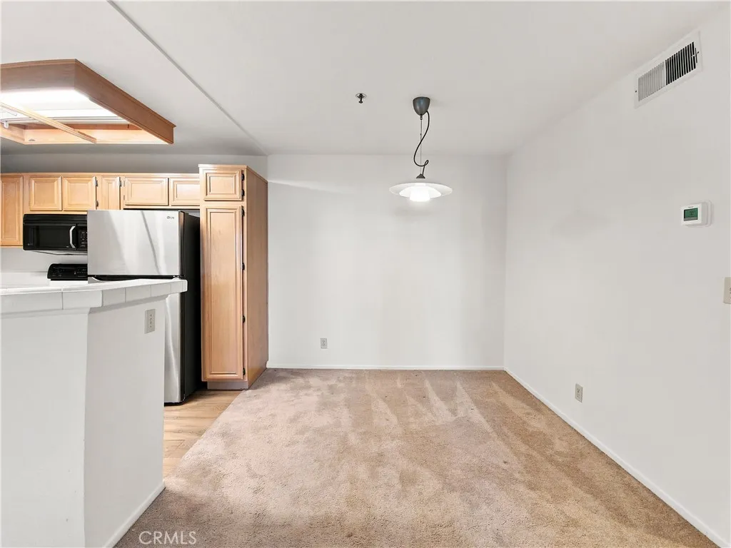 5728 Oak Bend Lane Unit 202, Oak Park, CA 91377 - Photo 5 of 25, Oak Park, CA
