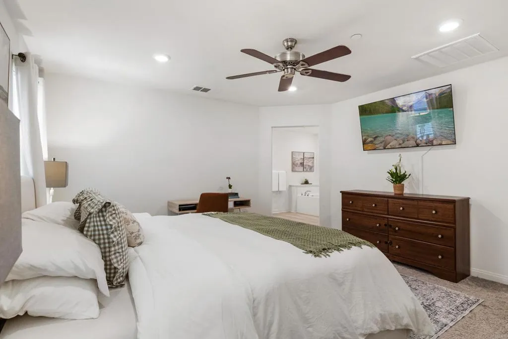 https://cdn.realtyfeed.com/cdn/127/306646040/08bc563e6965eae7800264bd8f4e4289.webp