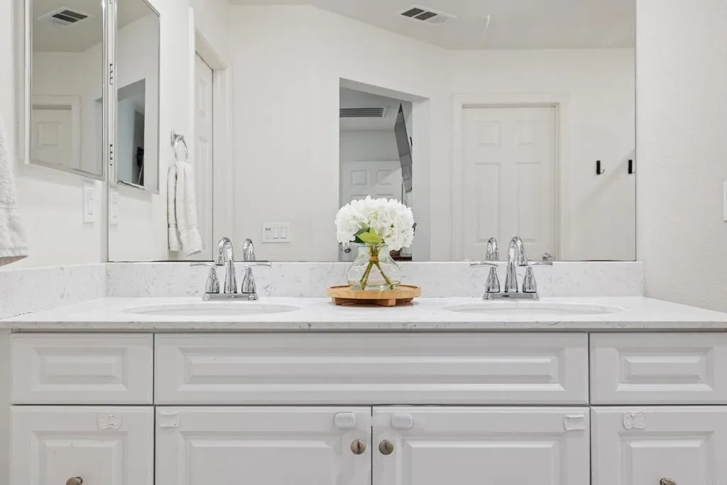 https://cdn.realtyfeed.com/cdn/127/306646040/2a761c678dc8754024c679a1ddfcb619.webp