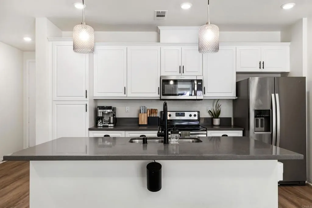 https://cdn.realtyfeed.com/cdn/127/306646040/2da29a05f40fc8dd14ac98f211f620fd.webp