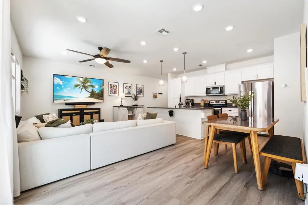 https://cdn.realtyfeed.com/cdn/127/306646040/417c4334b631cac025e4ad1db2f6c40c.webp