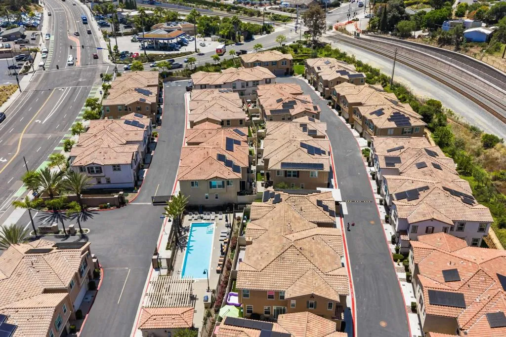 https://cdn.realtyfeed.com/cdn/127/306646040/5e62383ab146628b2242e6af1e9274c0.webp