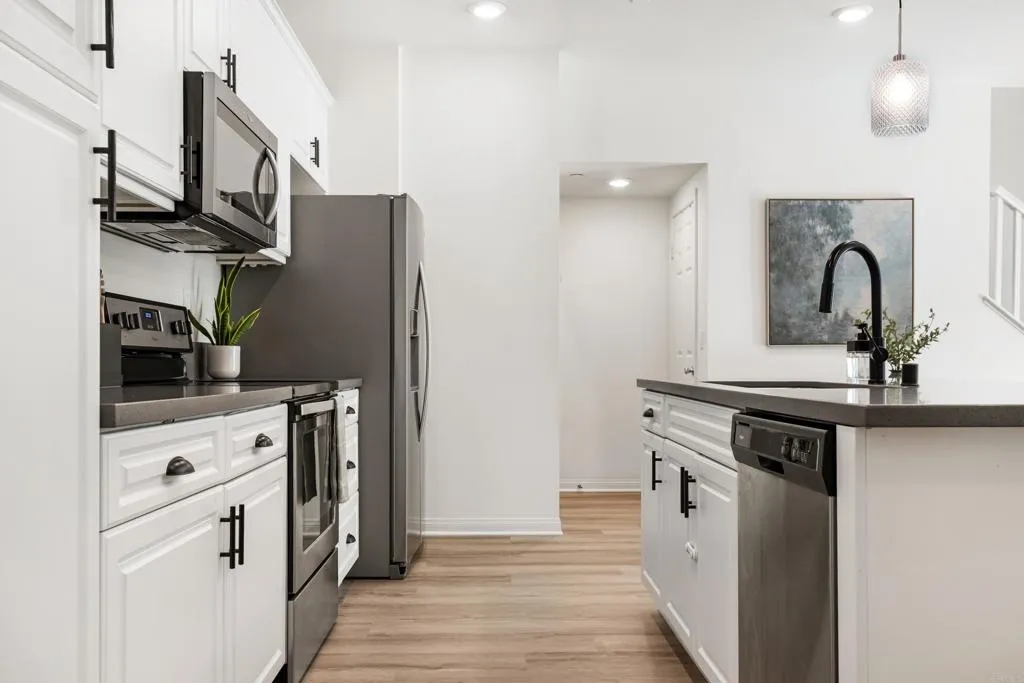 https://cdn.realtyfeed.com/cdn/127/306646040/78b509e1c6506ec20973a26b16394adf.webp