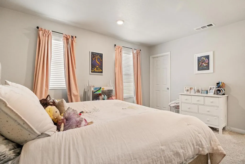 https://cdn.realtyfeed.com/cdn/127/306646040/c4ca4206d762a4564671438960e8fb69.webp