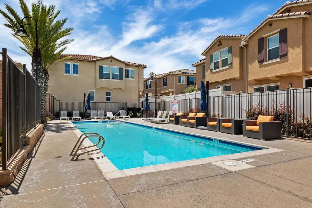 https://cdn.realtyfeed.com/cdn/127/306646040/dfc4ac7740a3204fceecde8c33c76a7d.webp