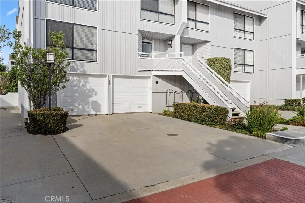 19 Odyssey Court, Newport Beach, CA 92663 - Photo 2 of 13, Newport Beach, CA