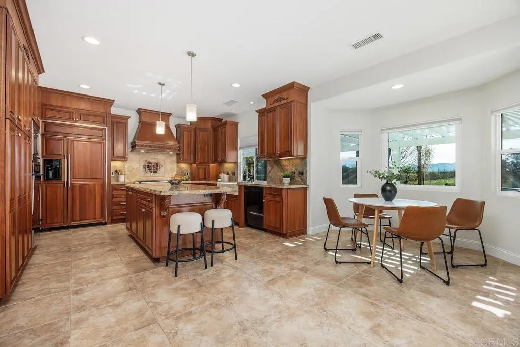 https://cdn.realtyfeed.com/cdn/127/306646273/155344387b60901d464467db99088850.webp