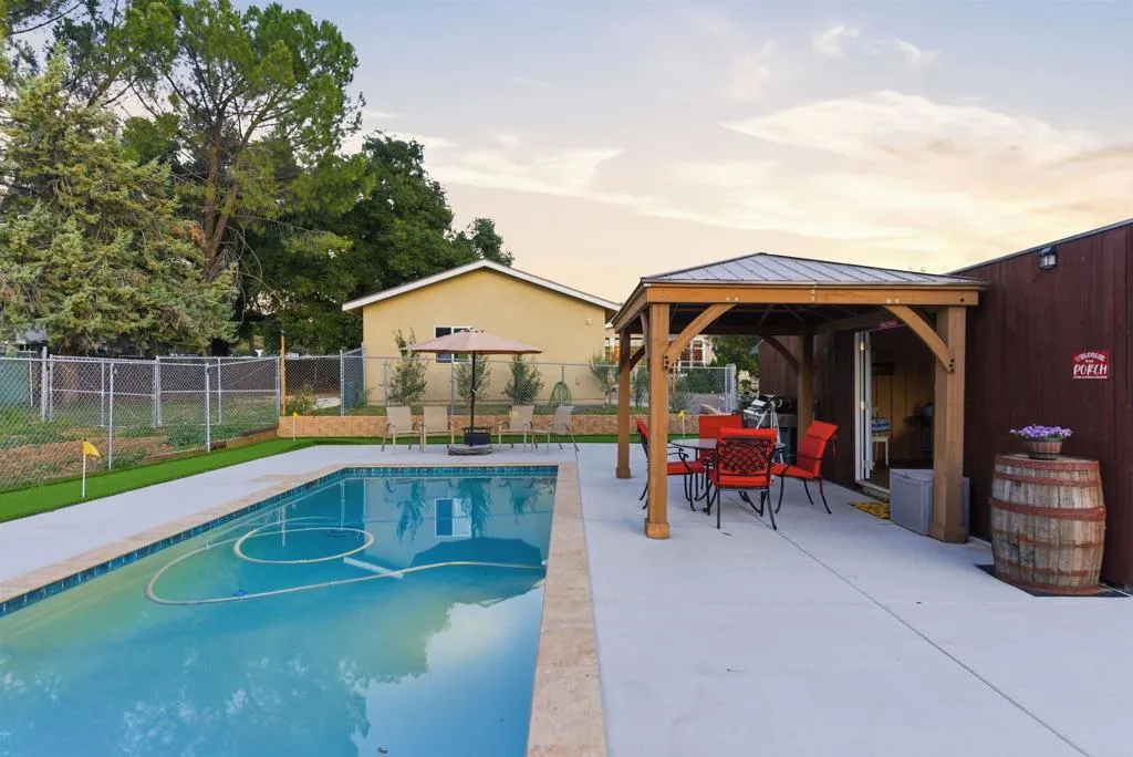 https://cdn.realtyfeed.com/cdn/127/306646295/70d5308140919cdcb0e2992842493d39.webp