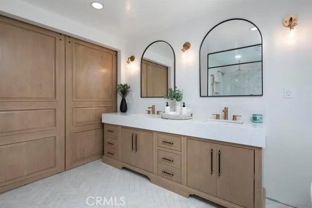 https://cdn.realtyfeed.com/cdn/127/306646324/0e09fbab1b90f89915e06503128eb824.webp