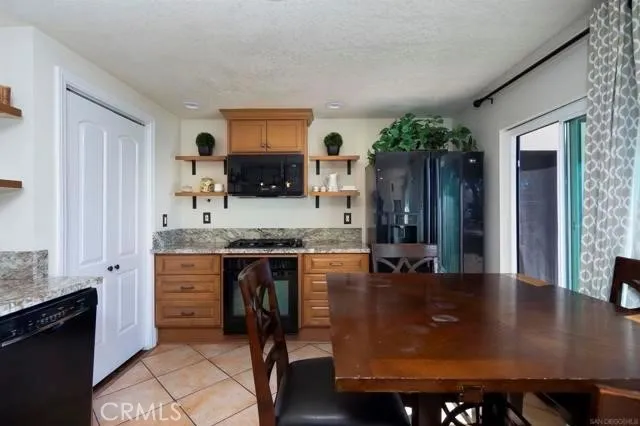 https://cdn.realtyfeed.com/cdn/127/306646324/179fabea424b3da4ab764471fd7f1d2d.webp