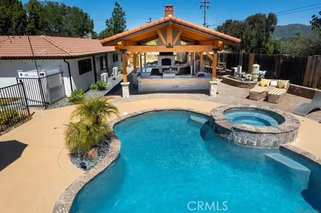 https://cdn.realtyfeed.com/cdn/127/306646324/2fc38ef049cae839edfceea90848c652.webp