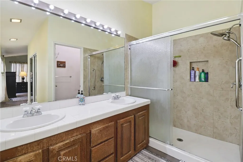 https://cdn.realtyfeed.com/cdn/127/306646360/ce21ad2164ca1206b8b826d2b46106dd.webp