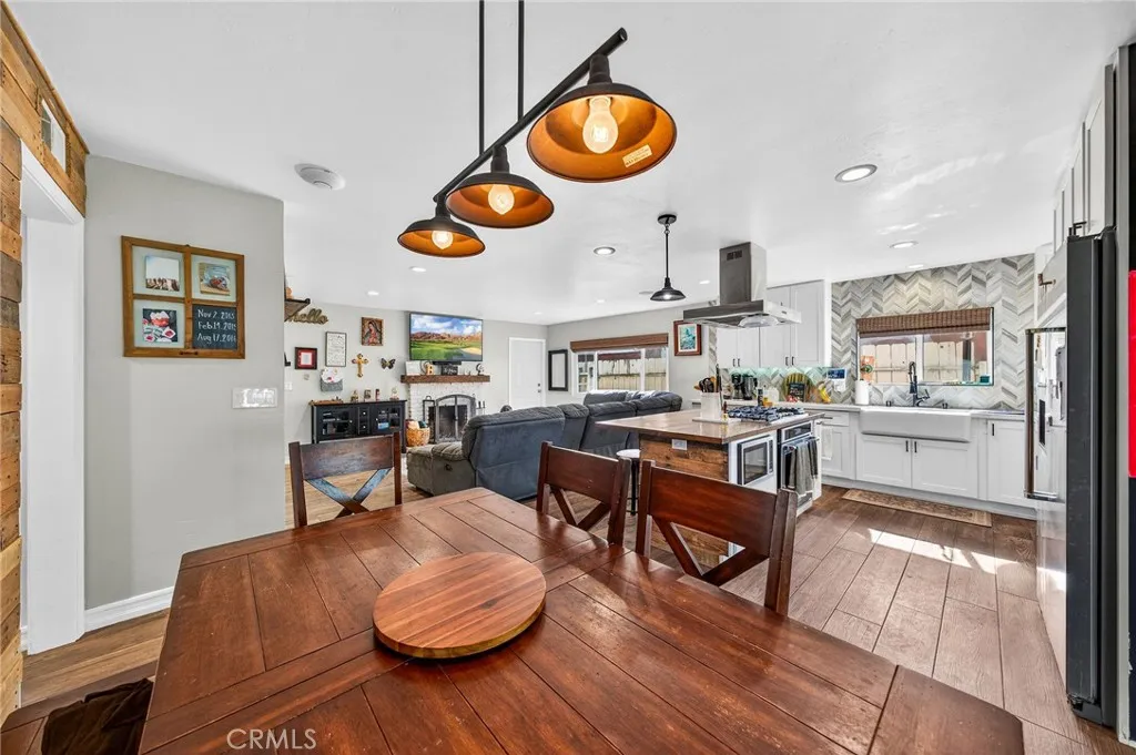 https://cdn.realtyfeed.com/cdn/127/306646426/916622e08da7928d8c63904dcd75d3ad.webp
