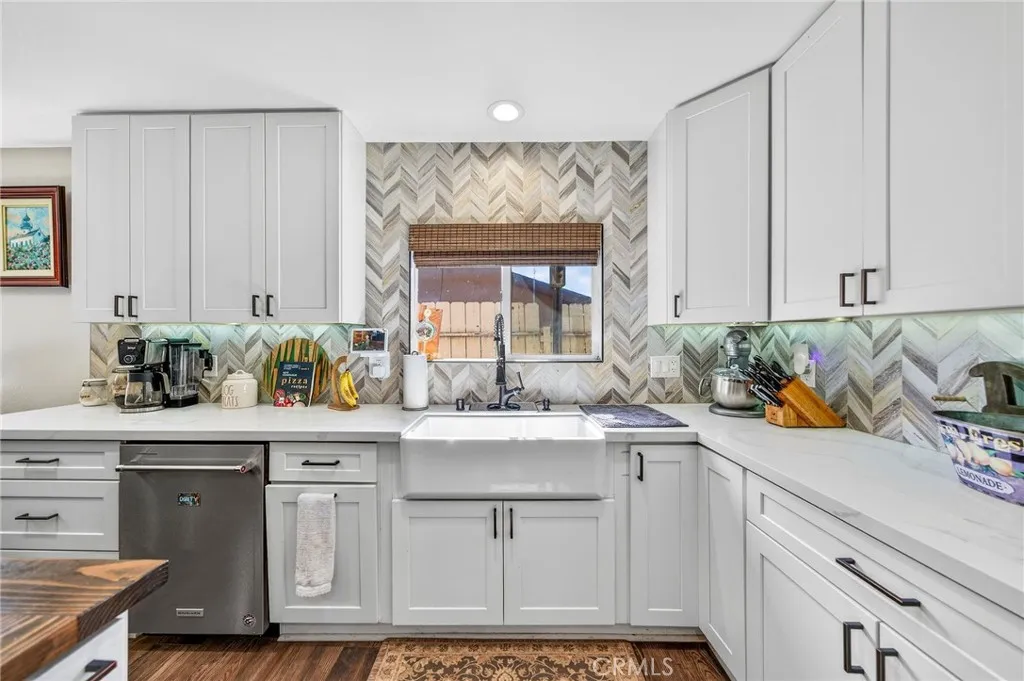 https://cdn.realtyfeed.com/cdn/127/306646426/cd463b25fffd3d12963cf13314a4abb9.webp