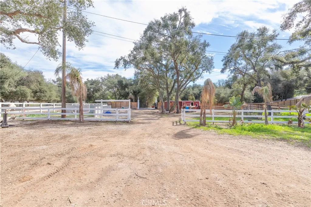 https://cdn.realtyfeed.com/cdn/127/306646429/b34a4f0635571e337b7d622c094a49bf.webp