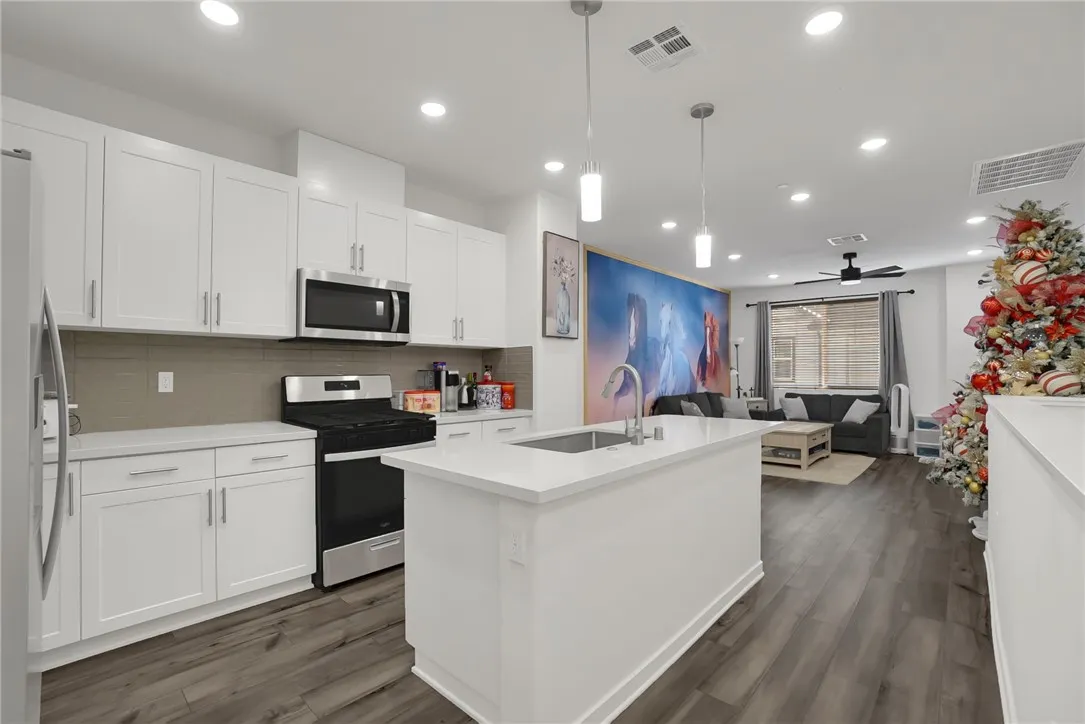 9785 Crossbay Loop Unit 1503, Jurupa Valley, CA 92509 - Photo 3 of 10, Jurupa Valley, CA