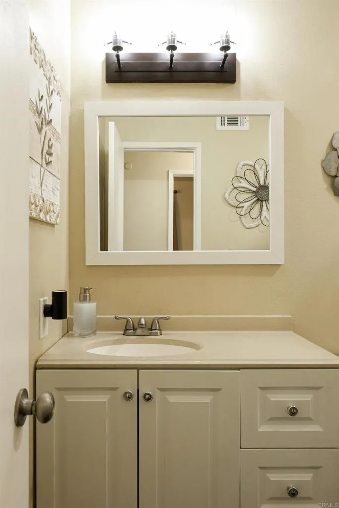 https://cdn.realtyfeed.com/cdn/127/306646517/1ff8bb1b93f00b733ec7a77f78b64417.webp