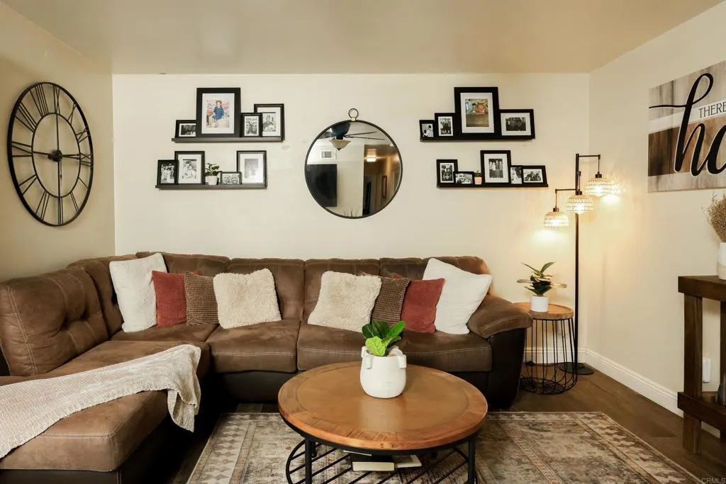 https://cdn.realtyfeed.com/cdn/127/306646517/6cf914d236789be284aca906a879a5a1.webp