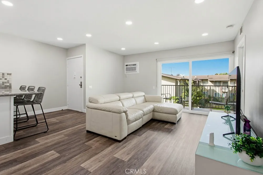 1860 W Glenoaks, Anaheim, CA 92801 - Photo 5 of 37, Anaheim, CA