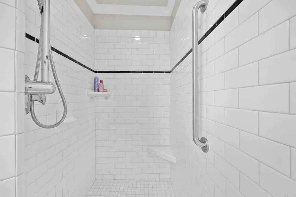 https://cdn.realtyfeed.com/cdn/127/306646584/d4708265846a427db209d1c4f1475d09.webp