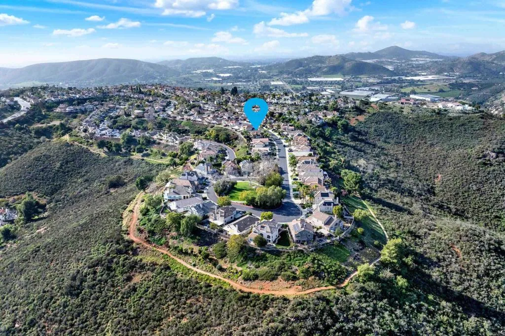 https://cdn.realtyfeed.com/cdn/127/306646611/03fe4994ba1389171ae414975f585d87.webp