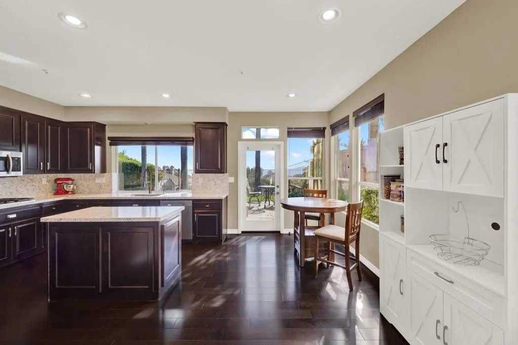 https://cdn.realtyfeed.com/cdn/127/306646611/7957b3c6ccae40e84a08299d124d7bcb.webp