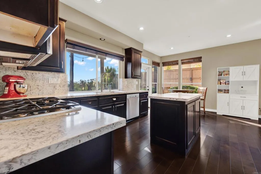 https://cdn.realtyfeed.com/cdn/127/306646611/b50c0480f466bcb21a831c5a801ef3e8.webp