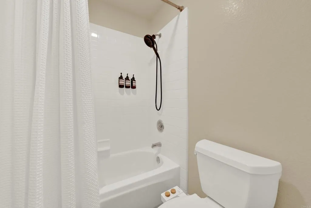 https://cdn.realtyfeed.com/cdn/127/306646611/da056ff974044d58c441d0d68fdf4825.webp
