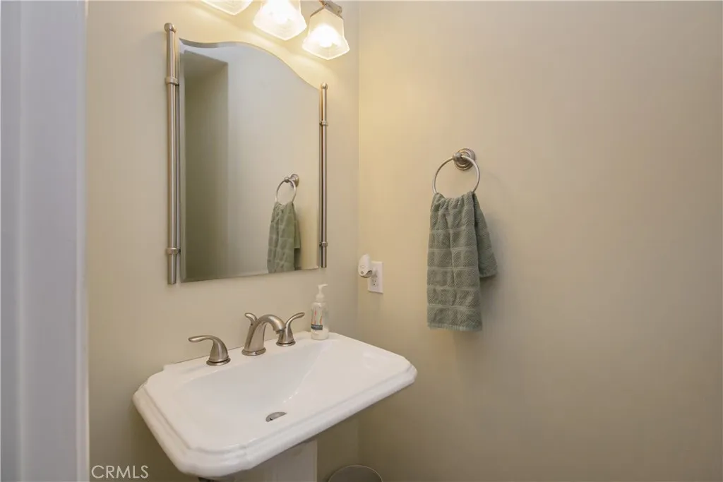 2445 Chandler Unit 2, Simi Valley, CA 93065 - Photo 5 of 34, Simi Valley, CA