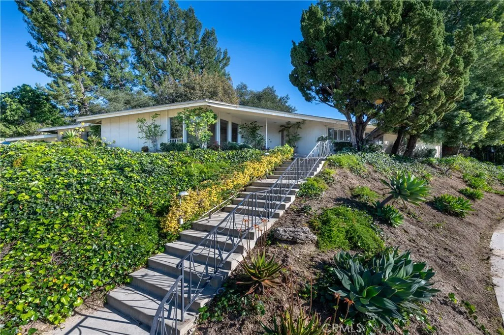 16237 Meadowridge, Encino, CA 91436 - Photo 5 of 31, Encino, CA