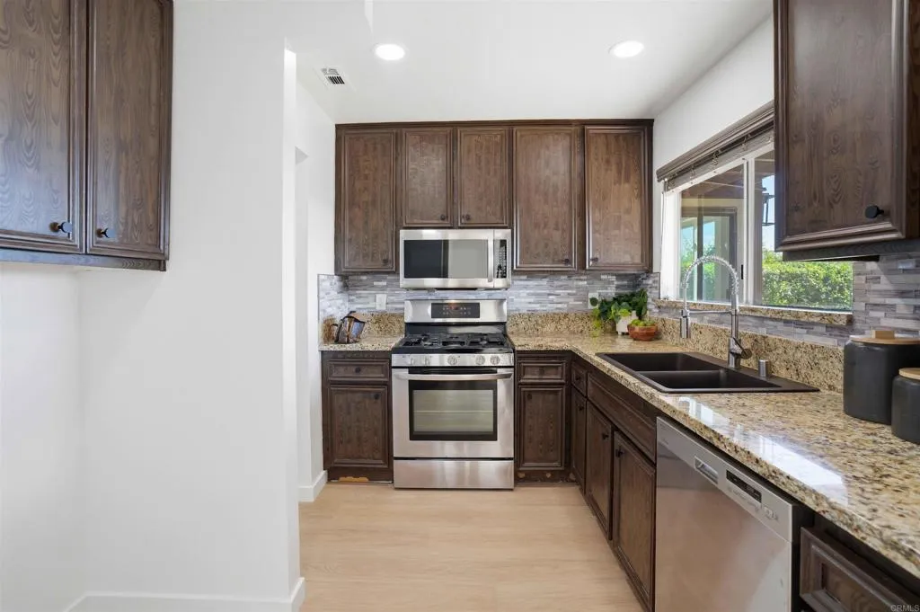 Photo #8: PTP2601281 Listing: Photo #8