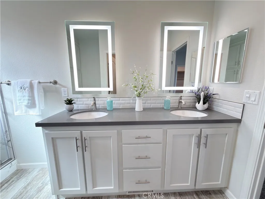 https://cdn.realtyfeed.com/cdn/127/306646702/0325879a968a7c3c42d553bb8c484a22.webp